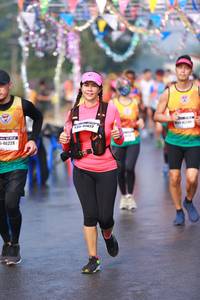 BIB: 42340, 4142, 46228
                            <button type="button" onclick="openModal(9921948)" class="btn btn-primary btn-sm float-right btn-popup" data-toggle="modal" data-target=".modal-high-quality">
                        <i class="fas fa-shopping-cart"></i> Add to Cart
                    </button>
                                            <button type="button" onclick="isThisMe(9921948, true)" class="btn btn-success btn-sm float-right btn-popup btn-isme hidden" data-toggle="tooltip" data-placement="bottom" title="นี่คือรูปของคุณใช่ไหม คลิกที่นี่เพื่อเอาเข้าอัลบั้ม">
                        <i class="fas fa-plus"></i> Add to album
                    </button>
                    <button type="button" onclick="isThisMe(9921948, false)" class="btn btn-warning btn-sm float-right btn-popup btn-isnotme hidden">
                        <i class="fas fa-ban"></i> Remove from album
                    </button>